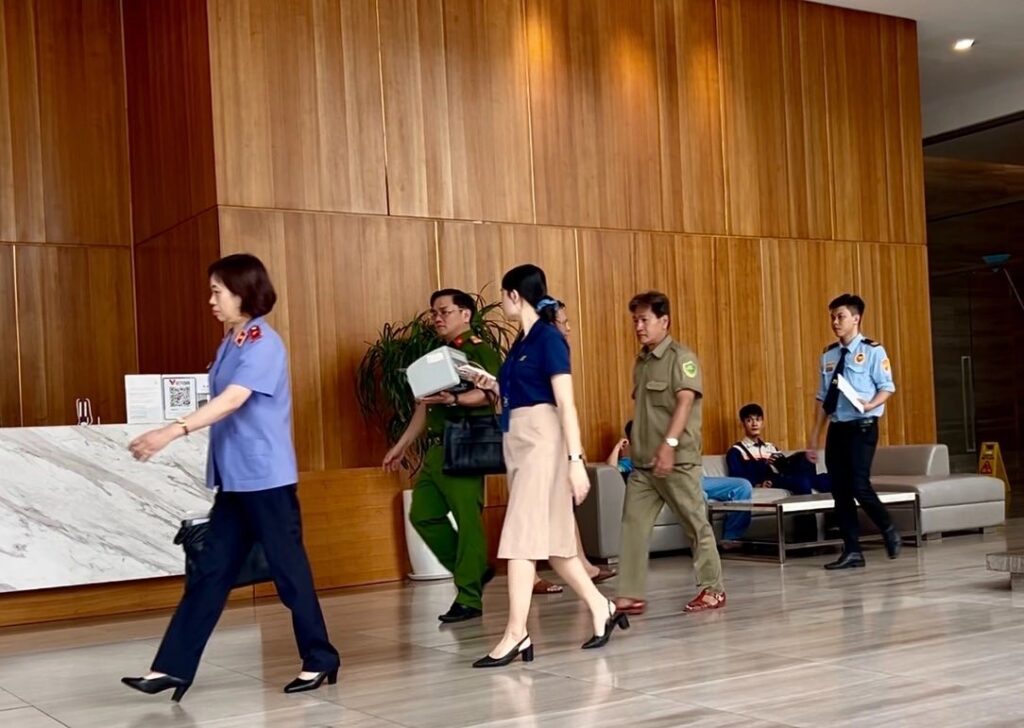 Khám Xét Nhà Hoa Hậu Thùy Tiên Tại Quận 4
