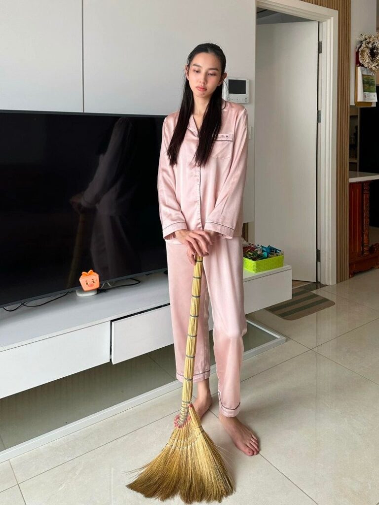 Thùy Tiên Lên Tiếng Khi Bị Bắt Thùy Tiên Lên Tiếng Khi Bị Bắt