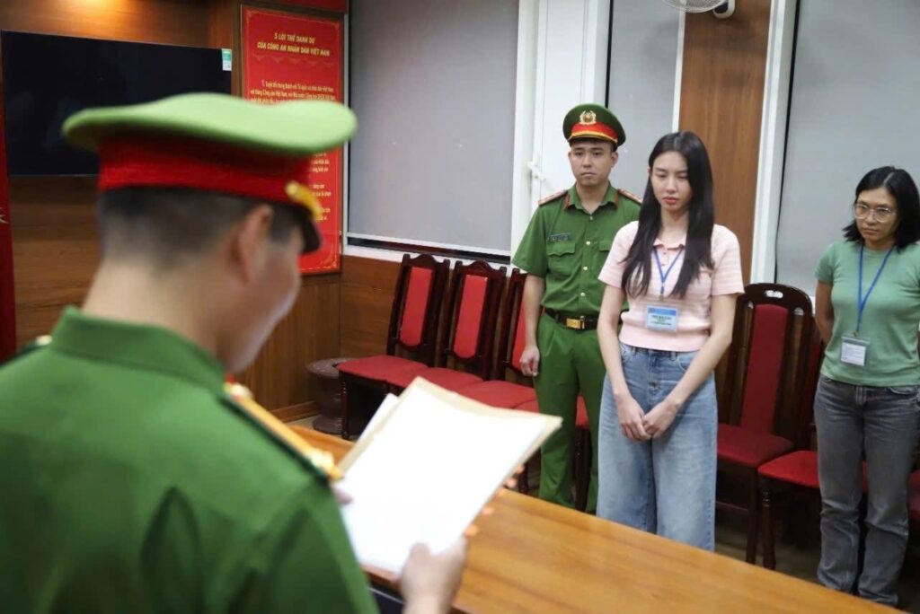 Hoa Hậu Thùy Tiên Bị Bắt Vì Kẹo Kera – Đồng Sáng Lập Nhận 7 Tỷ Hoa Hậu Thùy Tiên Bị Bắt Vì Kẹo Kera – Đồng Sáng Lập Nhận 7 Tỷ
