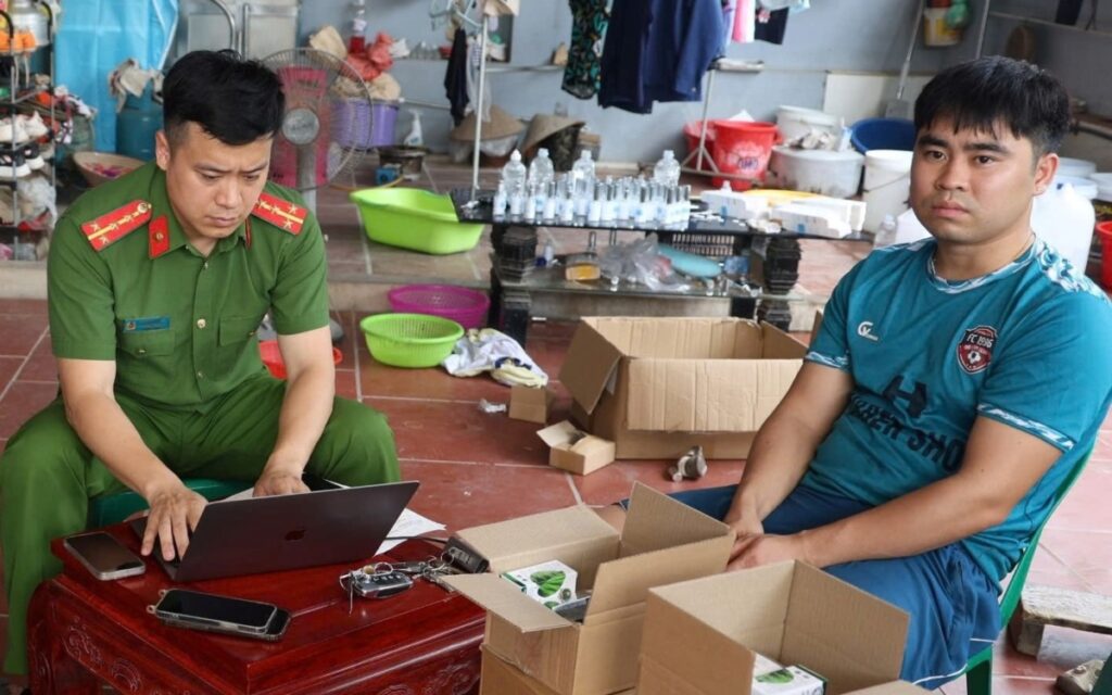 Cận cảnh công xưởng sản xuất mỹ phẩm giả ở Triệu Sơn