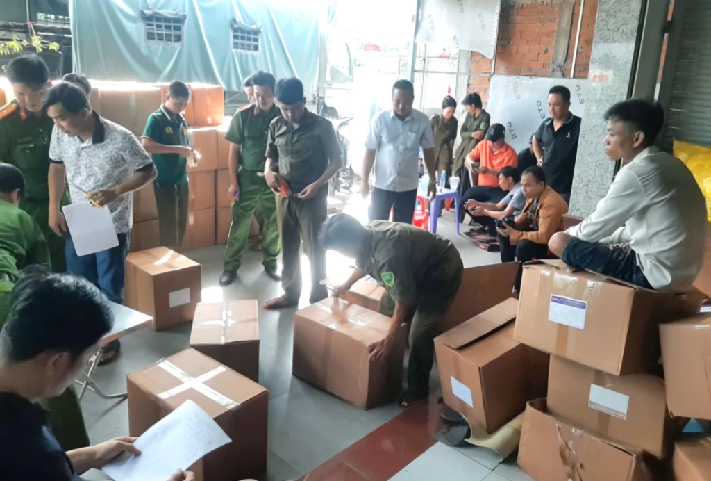 Công an kiểm tra thực phẩm chức năng không rõ nguồn gốc