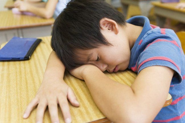 Trẻ em ngủ muộn cản trở phát triển chiều cao Trẻ em ngủ muộn cản trở phát triển chiều cao
