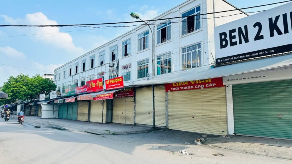 Tiểu thương đóng cửa hàng loạt vì sợ bị truy thu