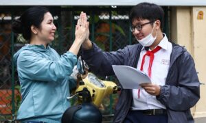 Phụ Huynh Cần Làm Gì Khi Con Không Đủ Điểm Vào Trường Mong Muốn?