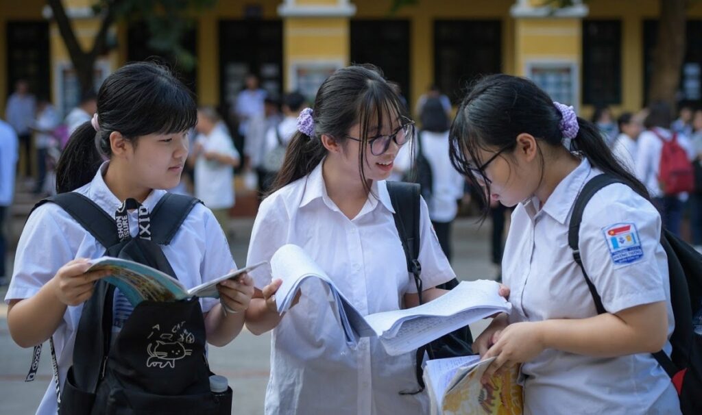 Phân Tích Phổ Điểm Thi Vào 10 Hà Nội 2025