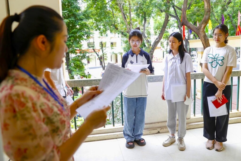 Tâm lý học sinh sau khi biết kết quả điểm chuẩn lớp 10