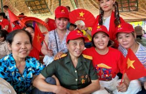 Chị em công nhân vui mừng với thông tin Chính phủ cho 100k dịp 2/9