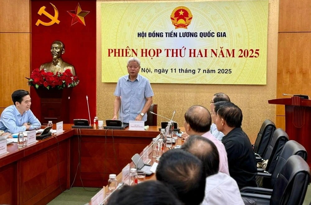 Tăng lương cơ sở và tác động đến tài chính gia đình