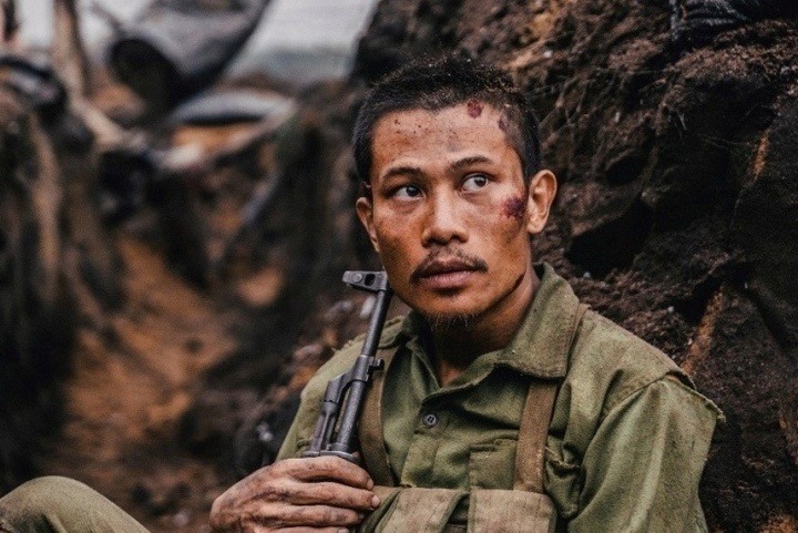 Tiểu đội trưởng Tạ nói trong Mưa Đỏ Và Nỗi Nhớ Gia Đình Của Người Lính Trẻ
