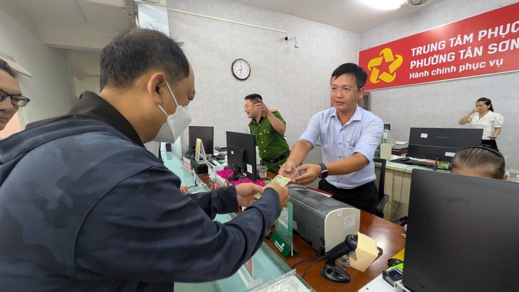 Công dân gốc Việt mang quốc tịch nước ngoài nhận hỗ trợ 2/9